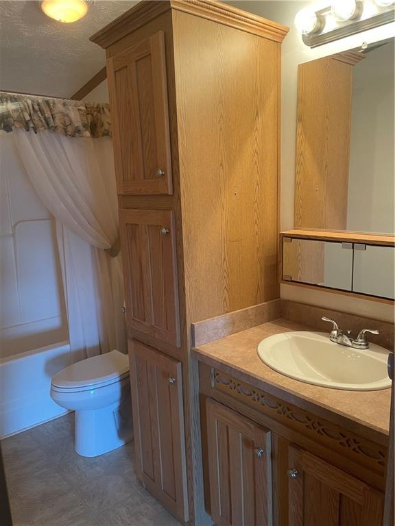 57 Pine Road Claysville, PA 15323 - Photo 10 of 16 a bathroom with a sink and a mirror