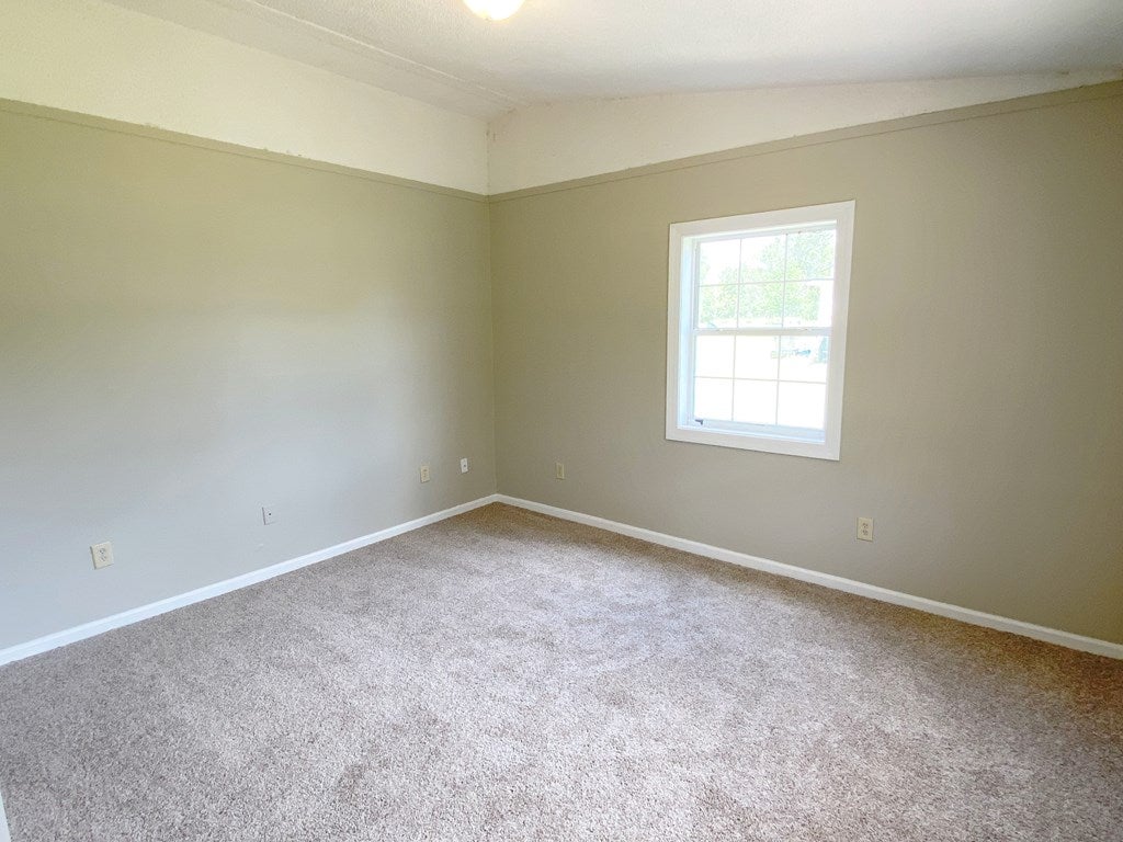 4852 Johnson Road South Valdosta, GA 31601 - Photo 4 of 17 Gallery Image 4