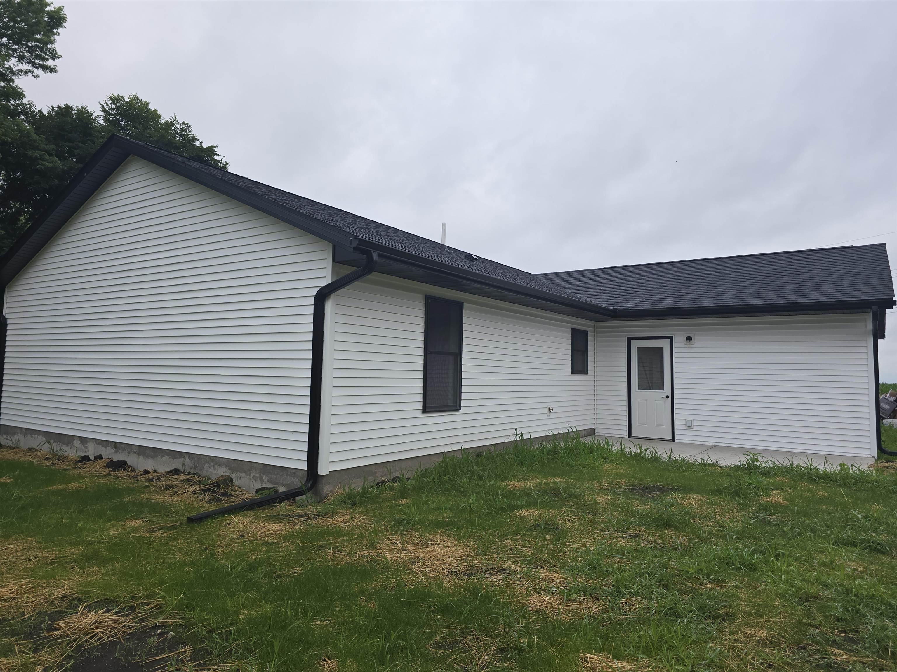 1005 Augusta Road Carthage, IL 62321 - Photo 18 of 20