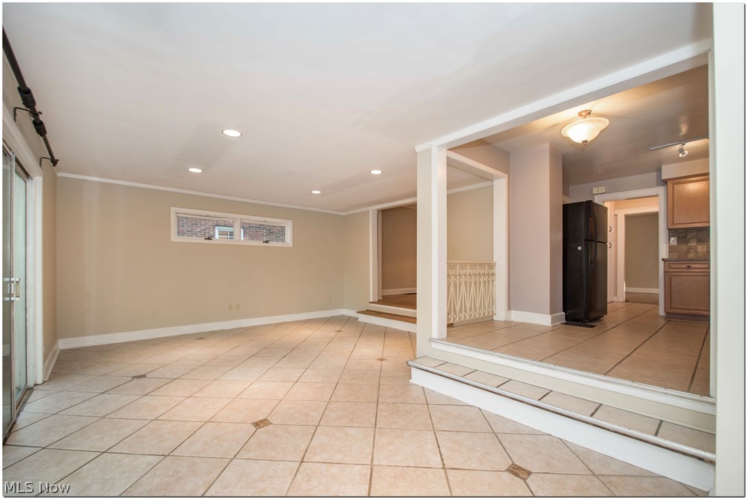 878 Roanoke Road Cleveland Heights, OH 44121 - Photo 12 of 33