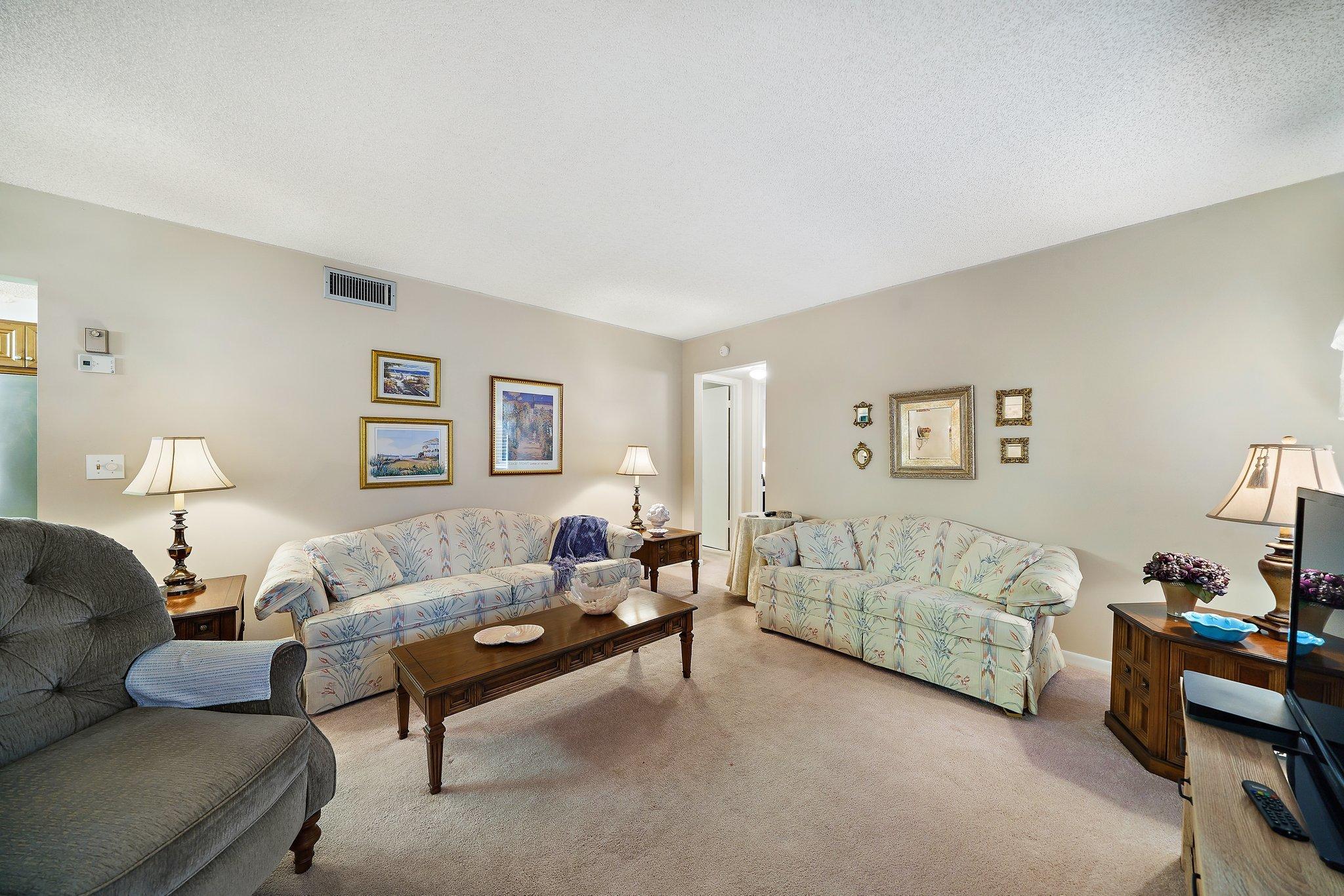 333 Pine Ridge Circle, Unit B1 Greenacres, FL 33463 - Photo 11 of 40 010-333PineRidgeCirB1-Greenacres-FL-SMAL