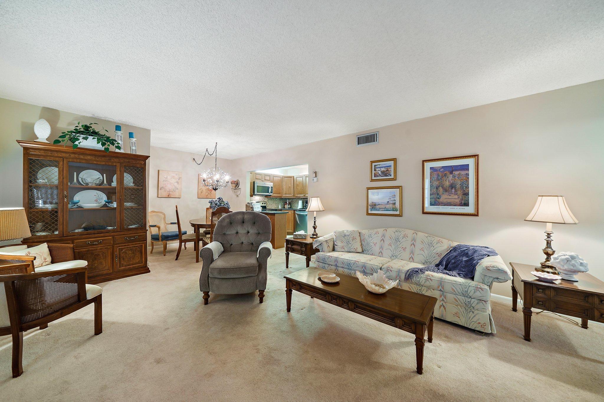 333 Pine Ridge Circle, Unit B1 Greenacres, FL 33463 - Photo 12 of 40 011-333PineRidgeCirB1-Greenacres-FL-SMAL