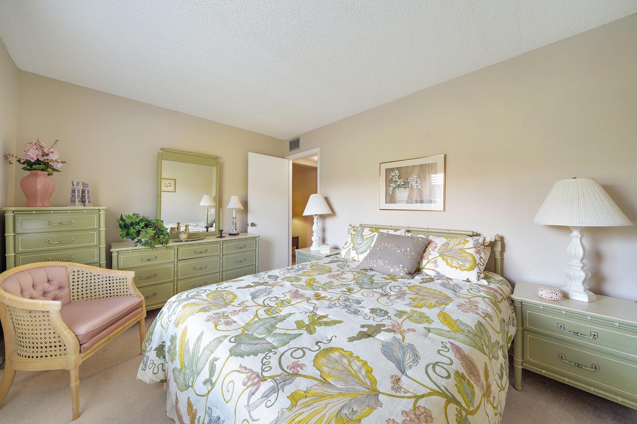 333 Pine Ridge Circle, Unit B1 Greenacres, FL 33463 - Photo 19 of 40 018-333PineRidgeCirB1-Greenacres-FL-SMAL