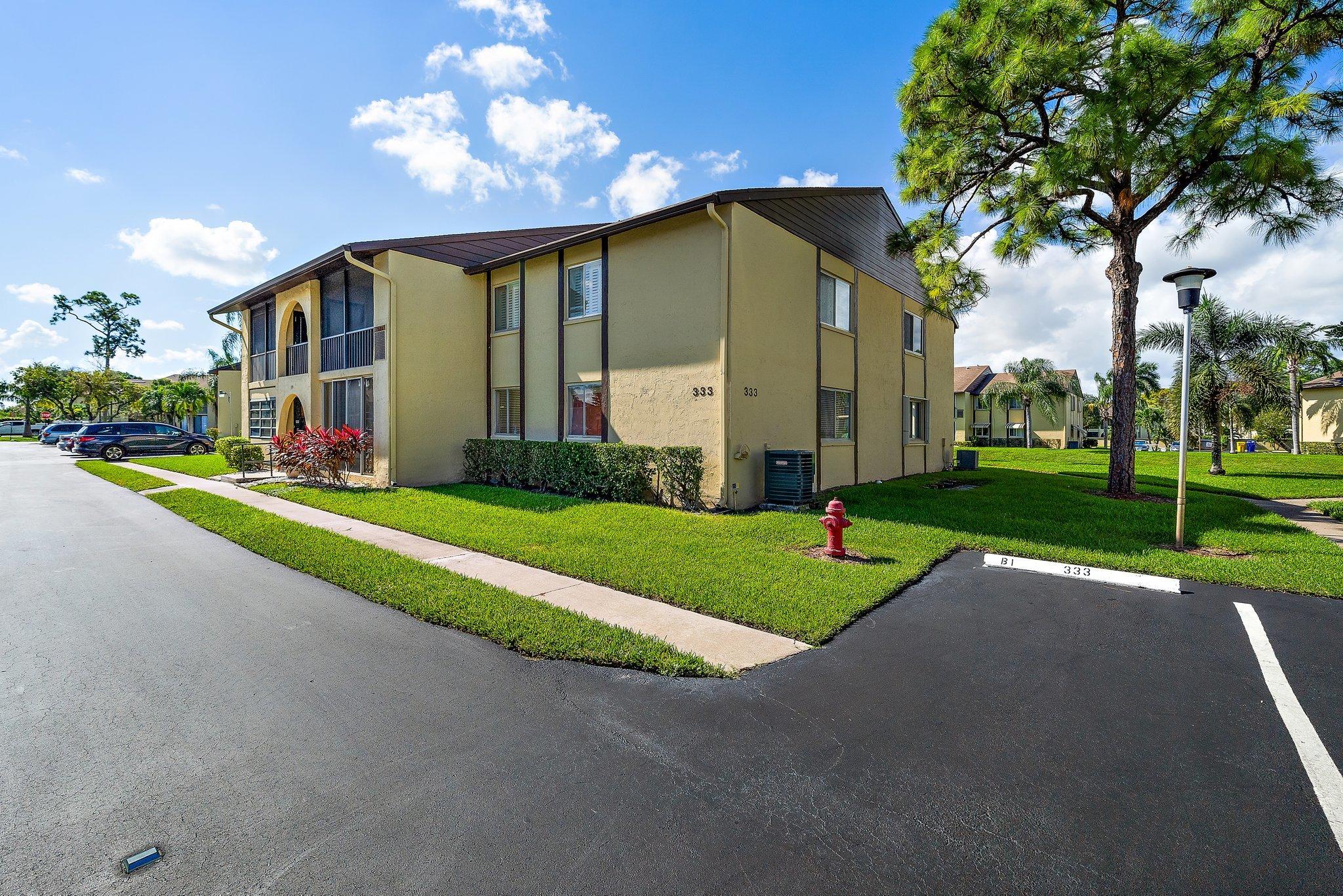 333 Pine Ridge Circle, Unit B1 Greenacres, FL 33463 - Photo 3 of 40 001-333PineRidgeCirB1-Greenacres-FL-SMAL