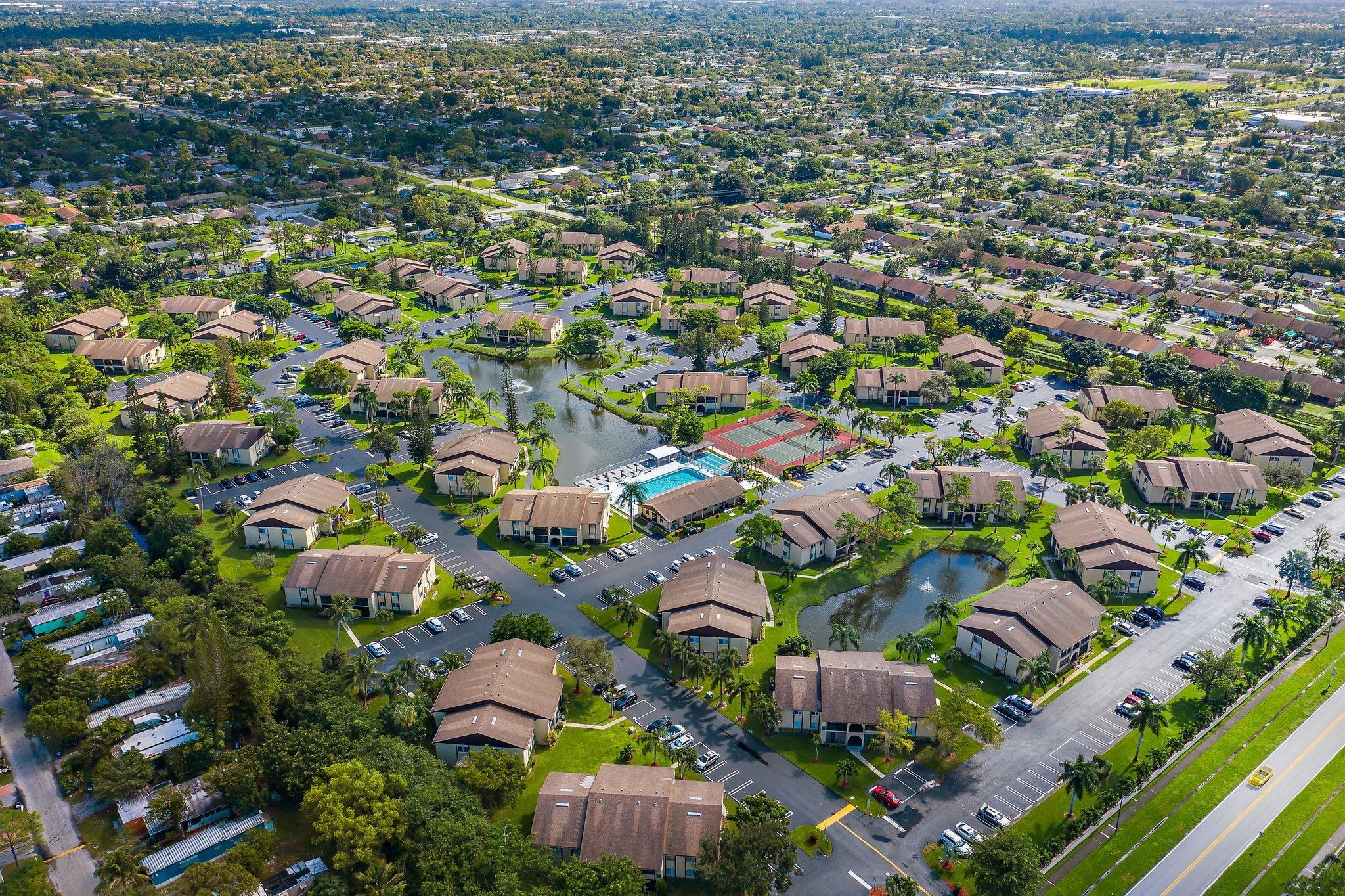 333 Pine Ridge Circle, Unit B1 Greenacres, FL 33463 - Photo 33 of 40 033-333PineRidgeCirB1-Greenacres-FL-SMAL