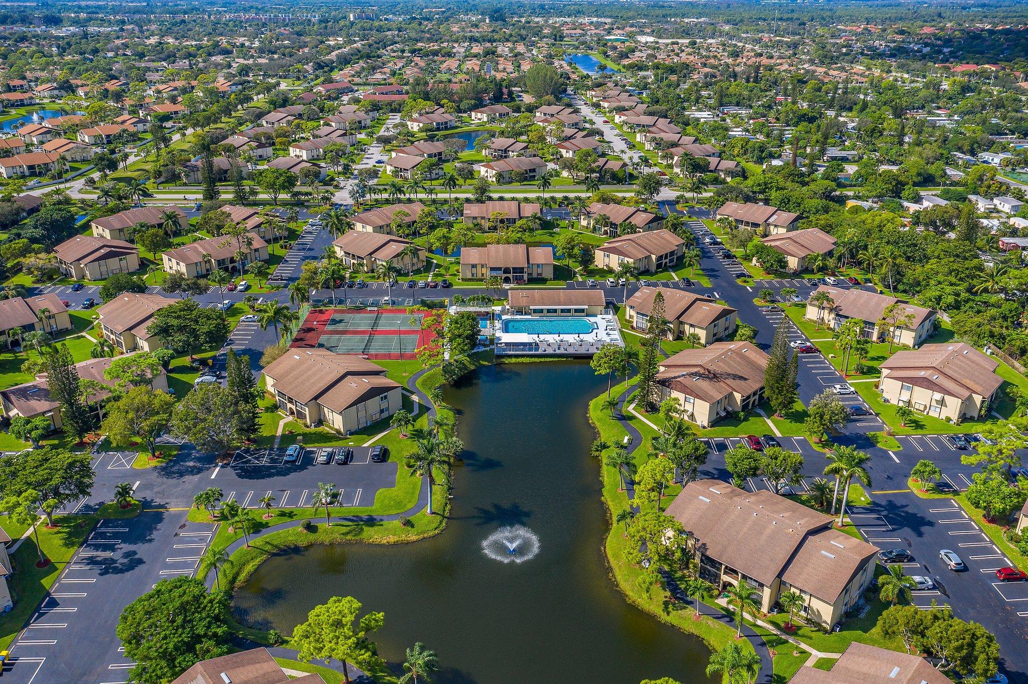 333 Pine Ridge Circle, Unit B1 Greenacres, FL 33463 - Photo 38 of 40 038-333PineRidgeCirB1-Greenacres-FL-SMAL