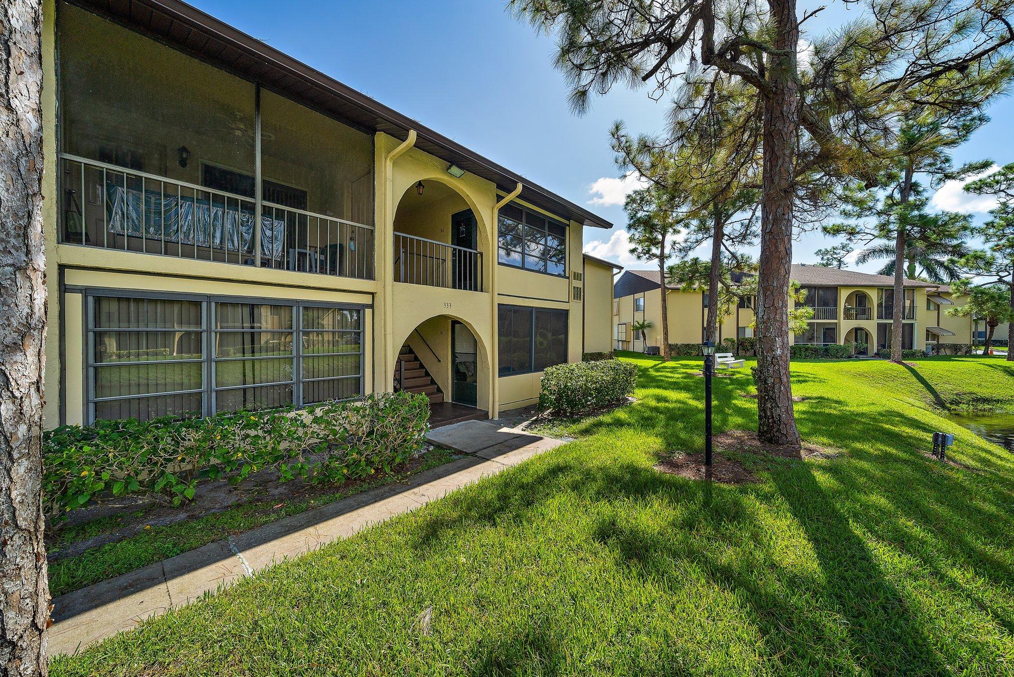 333 Pine Ridge Circle, Unit B1 Greenacres, FL 33463 - Photo 4 of 40 003-333PineRidgeCirB1-Greenacres-FL-SMAL