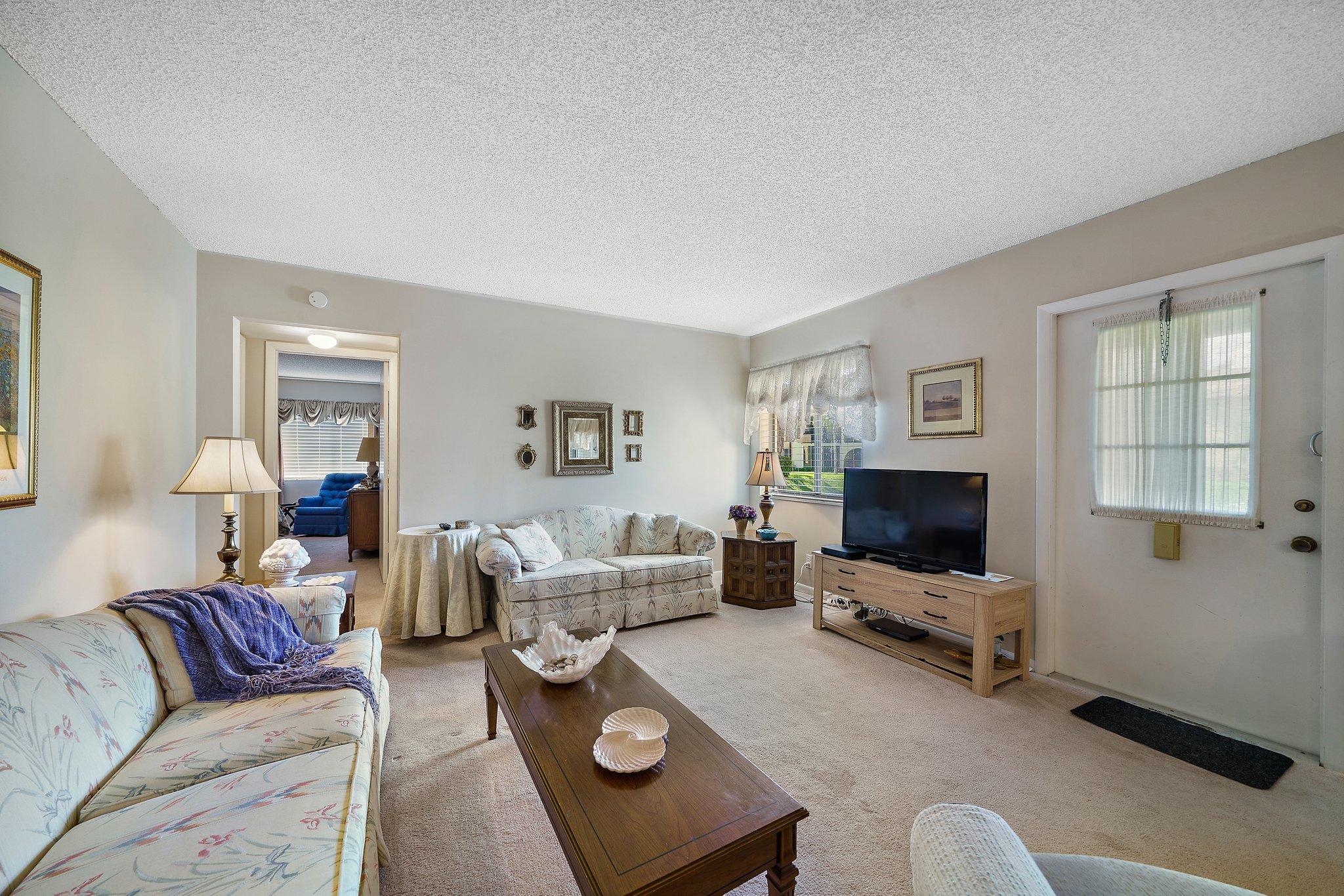 333 Pine Ridge Circle, Unit B1 Greenacres, FL 33463 - Photo 9 of 40 008-333PineRidgeCirB1-Greenacres-FL-SMAL