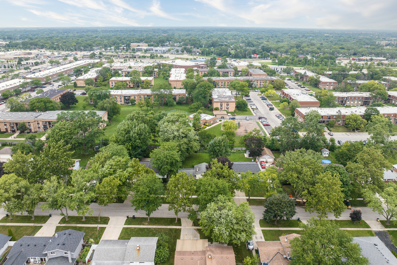 660 Alcoa Lane Hoffman Estates, IL 60169 - Photo 11 of 33 an aerial view of residential houses with city view