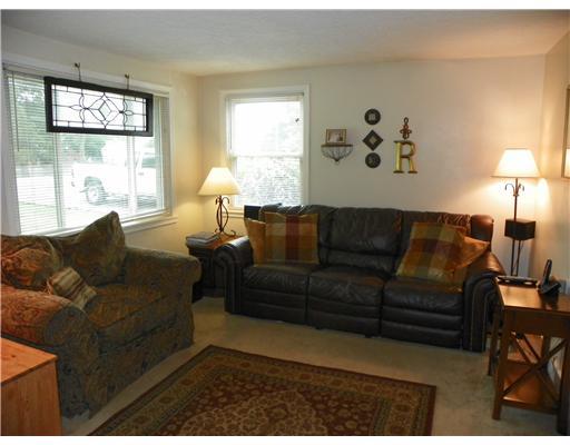 152 Ridgewood Road Coraopolis, PA 15108 - Photo 4 of 18 Living Room. Living Room