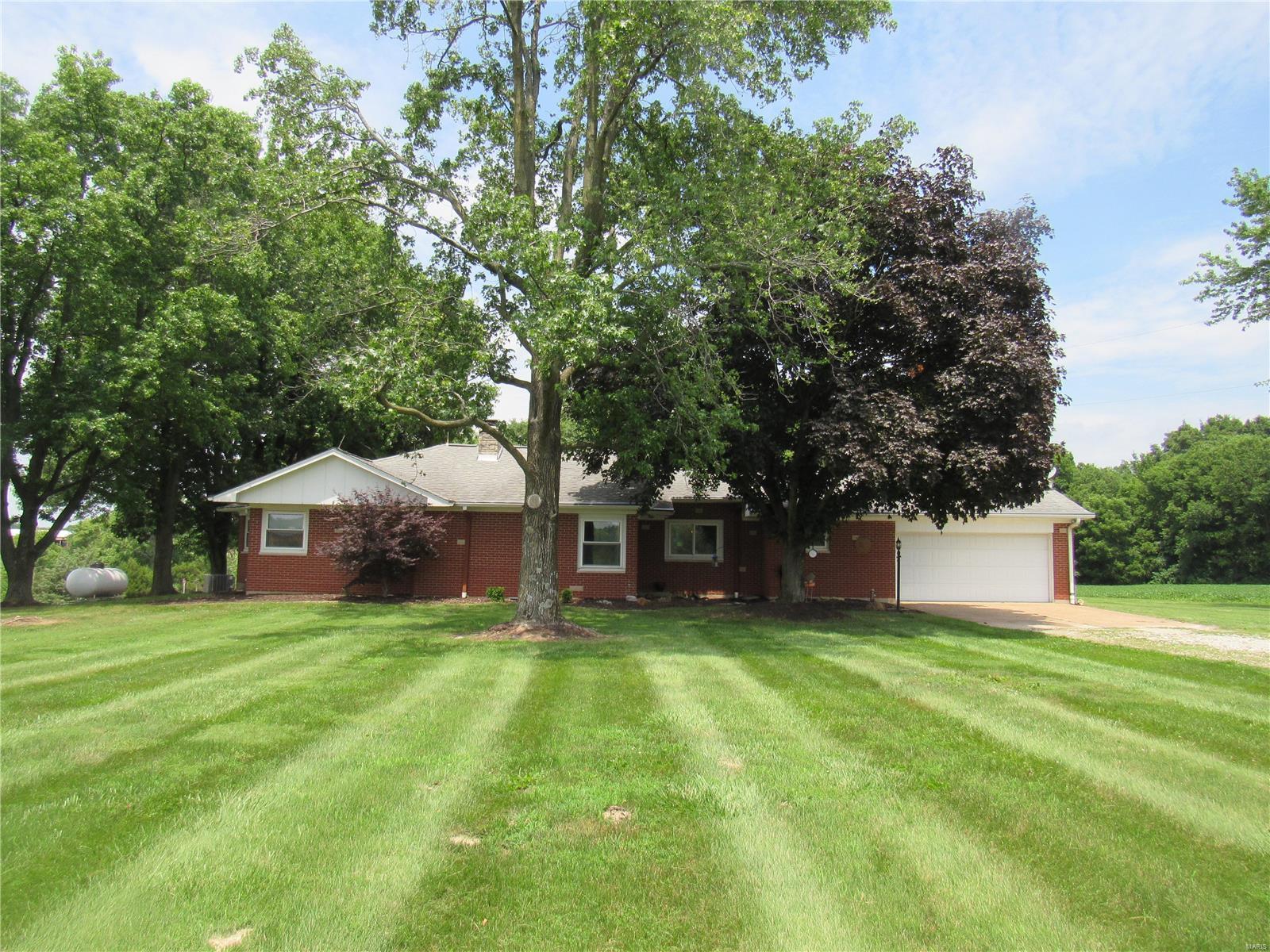 3709 Kk Road Waterloo, IL 62298 - Photo 1 of 46