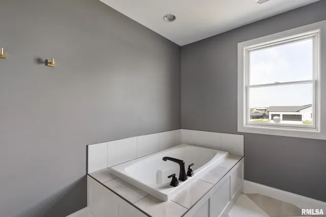 $849,900 | 6654 Meghan Avenue, Bettendorf, IA 52722