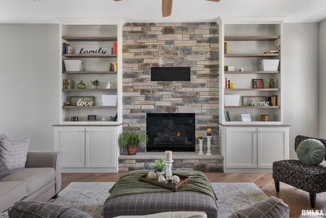 $849,900 | 6654 Meghan Avenue, Bettendorf, IA 52722