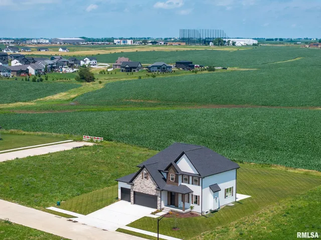 $849,900 | 6654 Meghan Avenue, Bettendorf, IA 52722