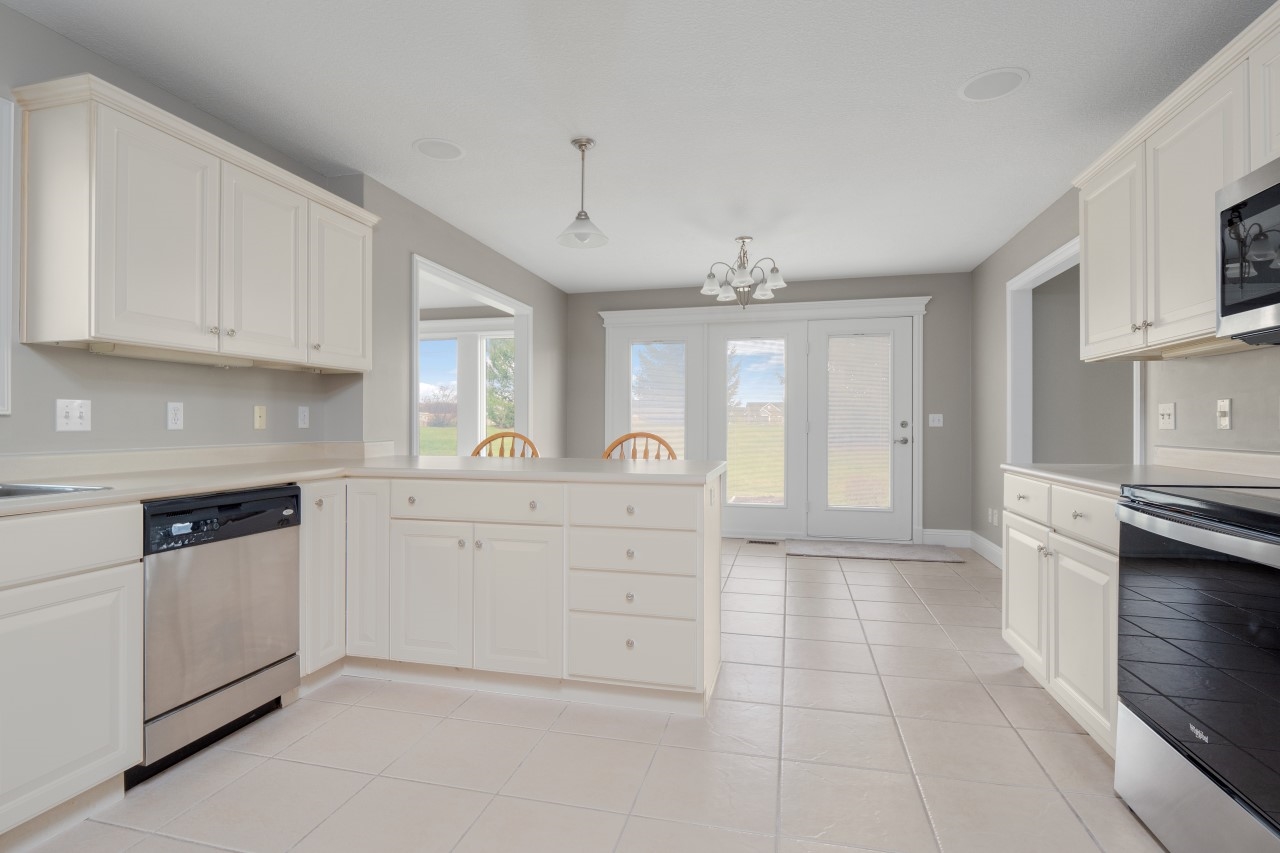 13610 Falcon Ridge Cove Fort Wayne, IN 46845 - Photo 13 of 36