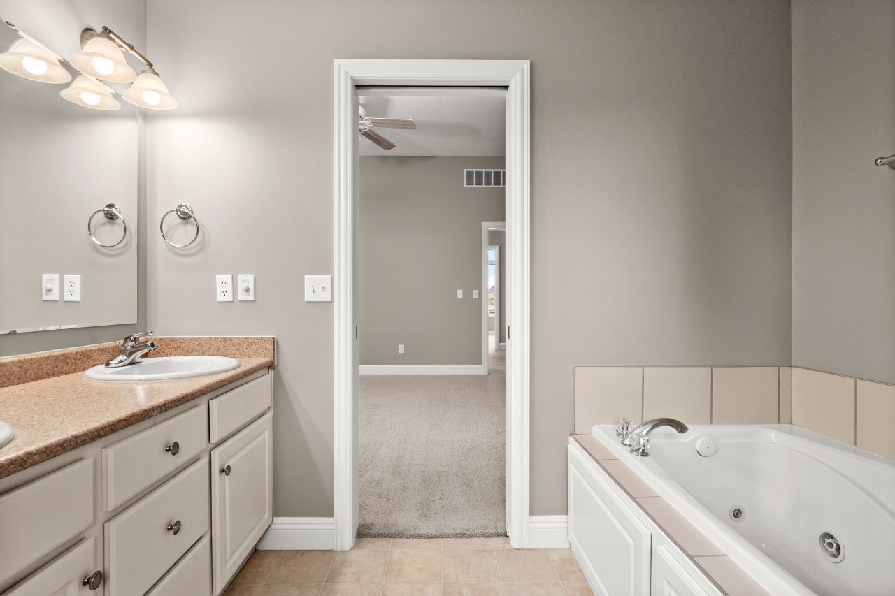 13610 Falcon Ridge Cove Fort Wayne, IN 46845 - Photo 16 of 36