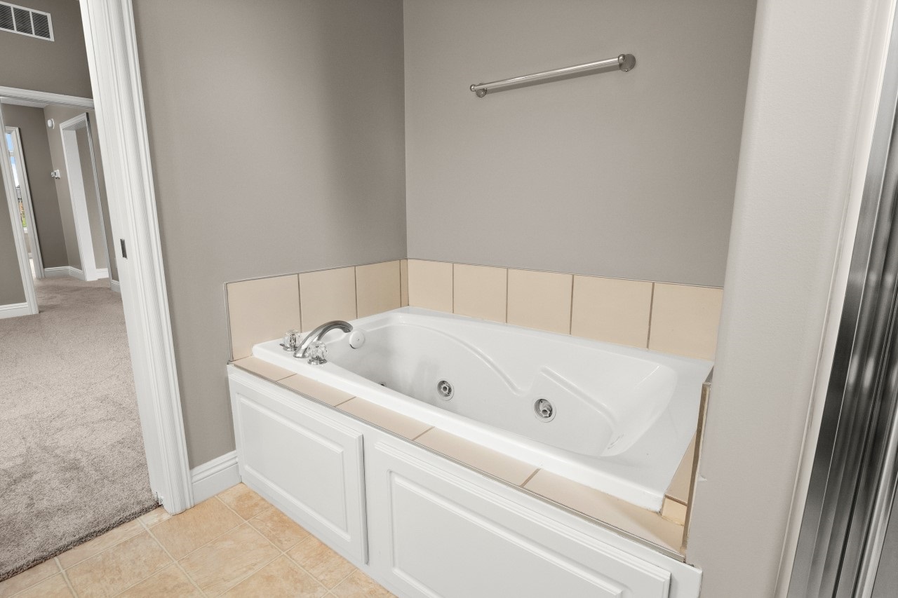 13610 Falcon Ridge Cove Fort Wayne, IN 46845 - Photo 18 of 36