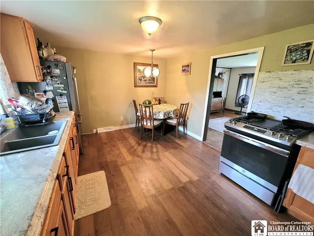 $189,900 | 1484 Swede Road, Harmony, NY 14710