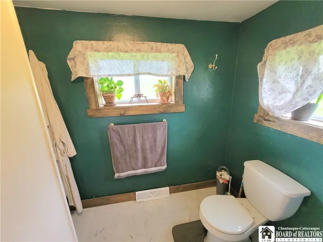 $189,900 | 1484 Swede Road, Harmony, NY 14710