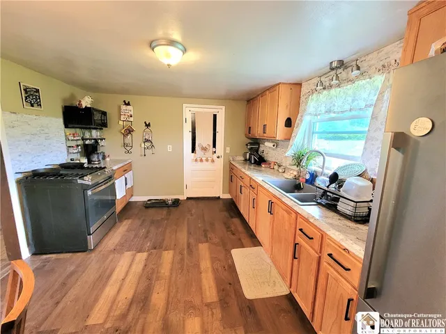 $189,900 | 1484 Swede Road, Harmony, NY 14710