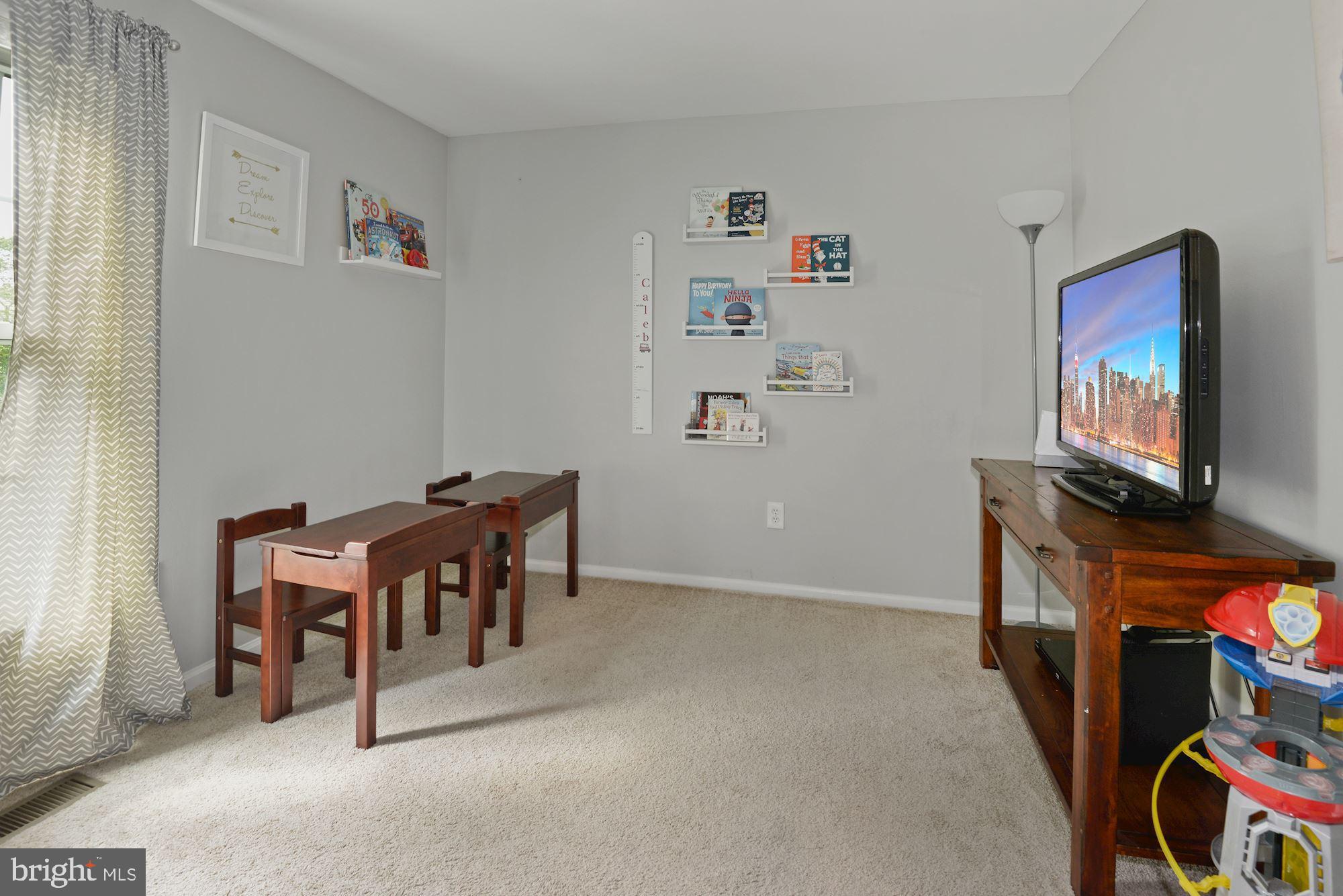 143 Peyton Road Sterling, VA 20165 - Photo 15 of 22 Bedroom #2 (being used as home school classroom)