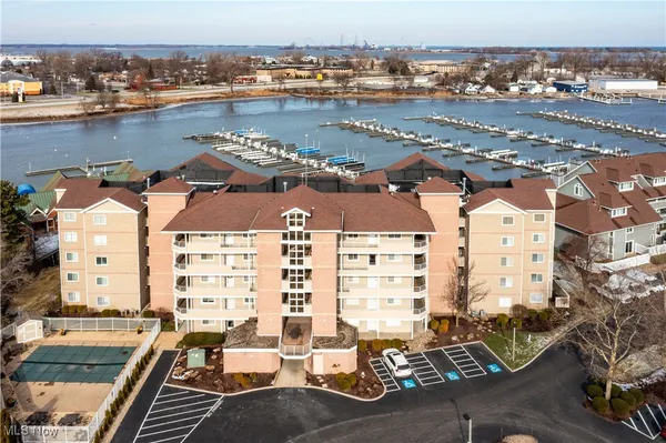 $240,500 | 32 Marina Point Drive, Sandusky, OH 44870