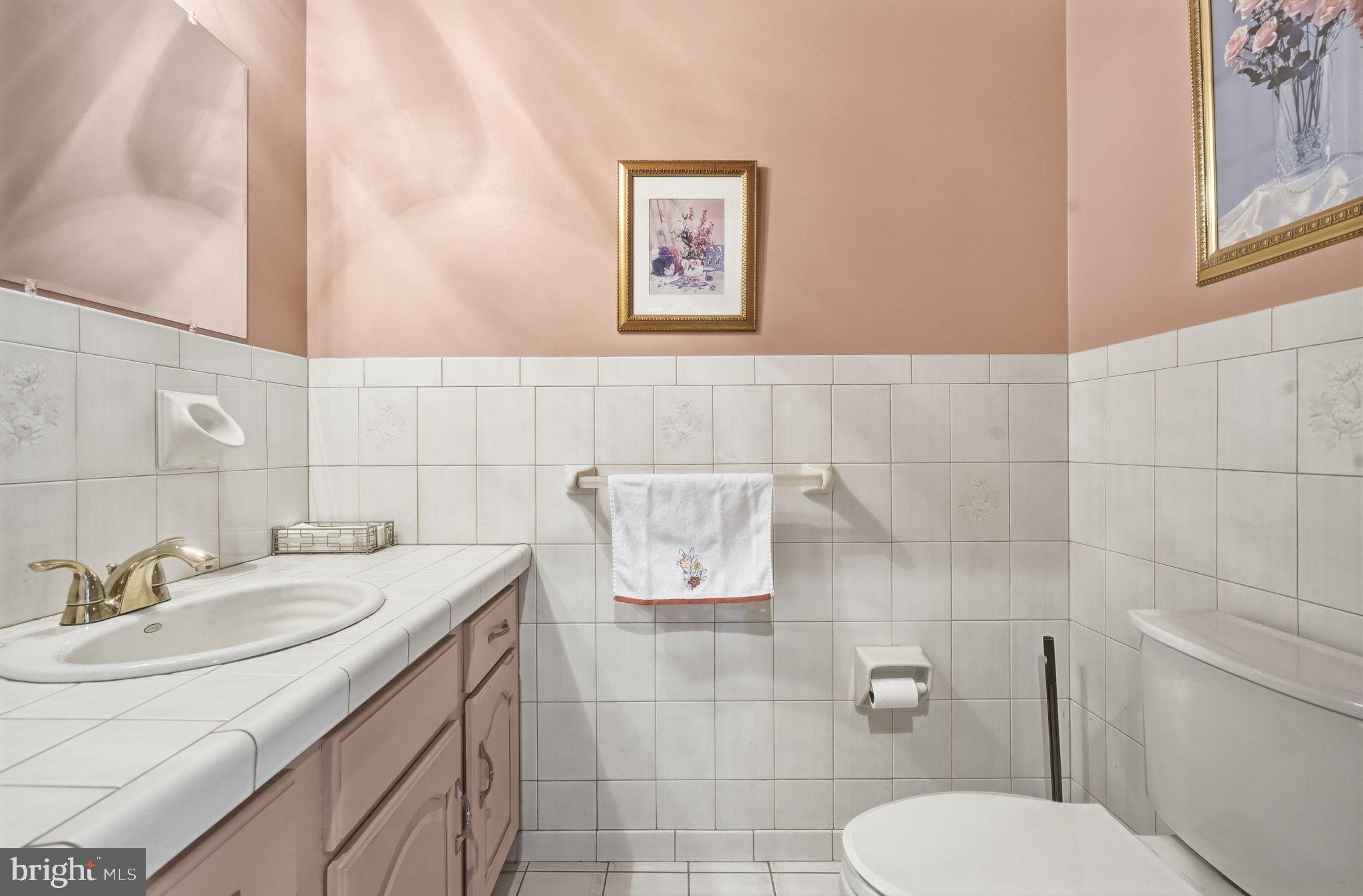 26 Ellisdale Road Allentown, NJ 08501 - Photo 30 of 45 Charming pastel-hued bathroom retreat.