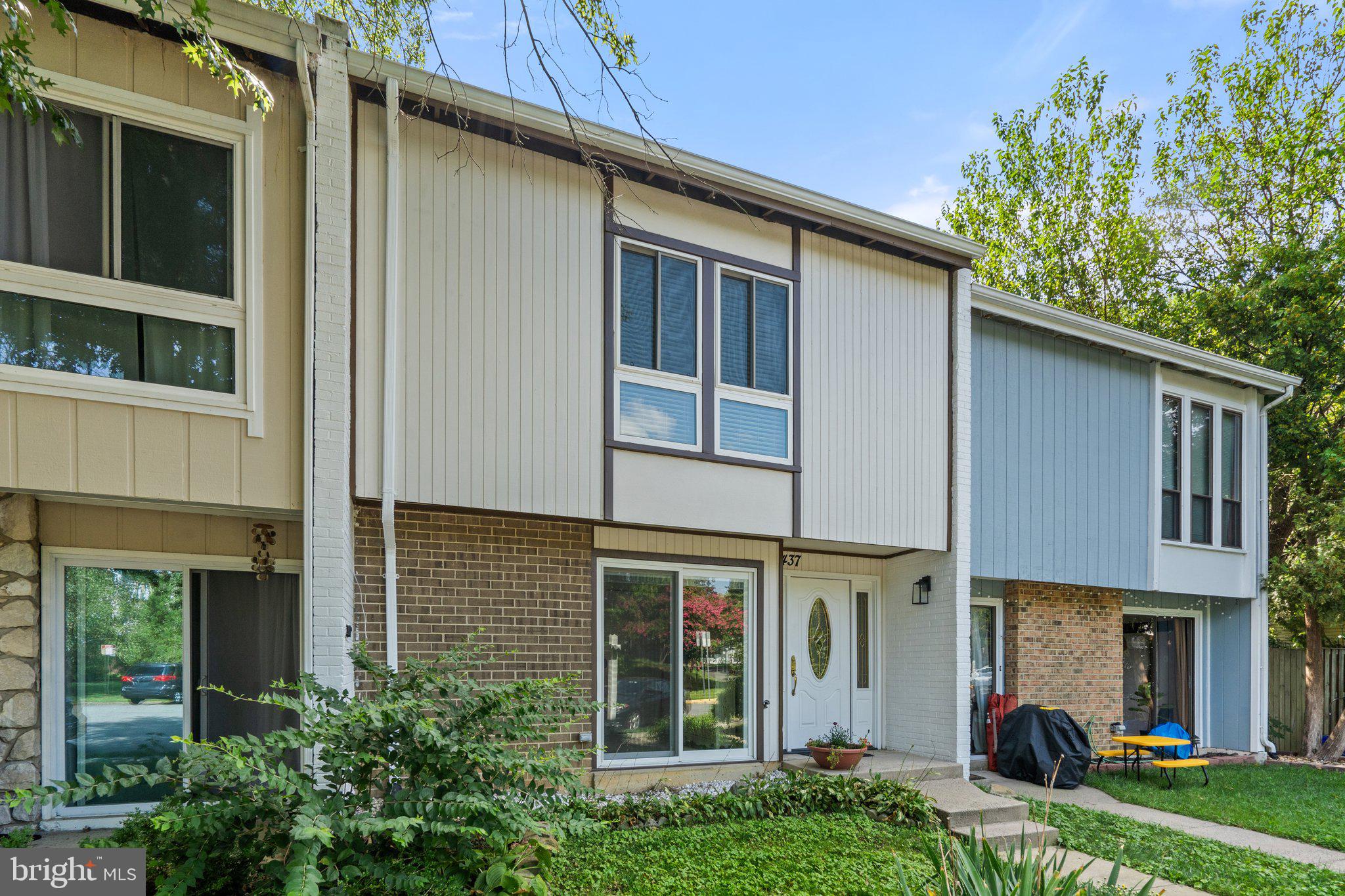 6437 Rockshire Street Alexandria, VA 22315 - Photo 2 of 43
