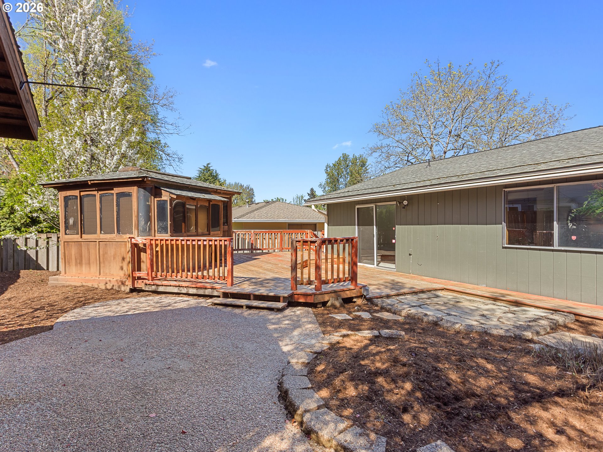 5535 Southwest 142nd Avenue Beaverton, OR 97005 - Photo 45 of 45 front view of a house with a yard