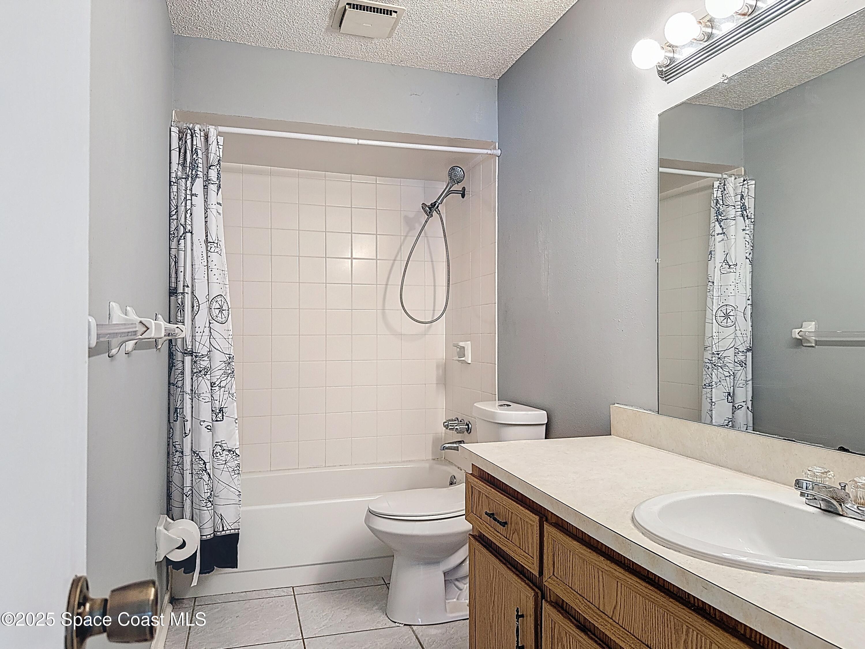4865 Bridge Road Cocoa, FL 32927 - Photo 19 of 34 Guest Bathroom