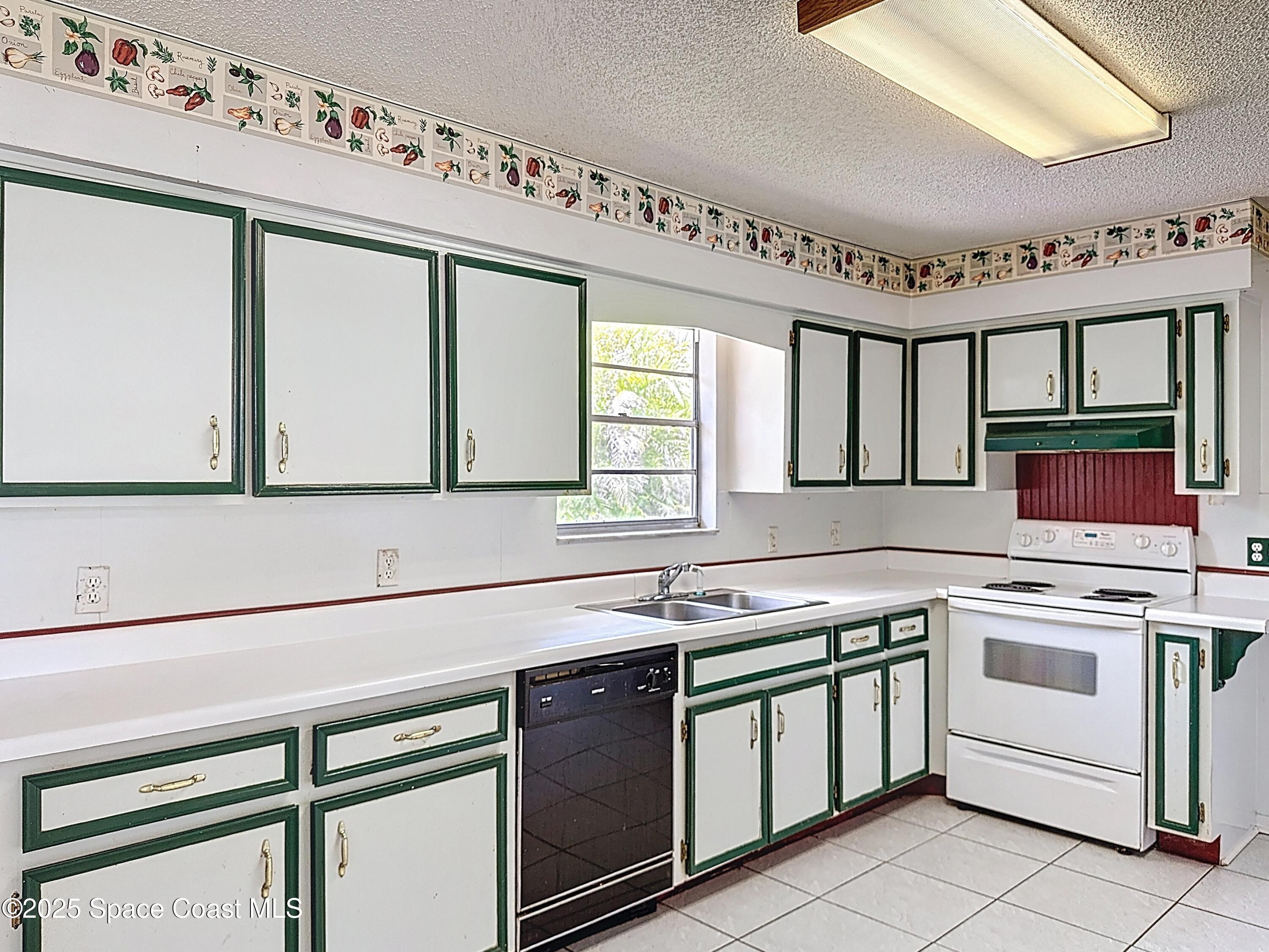 4865 Bridge Road Cocoa, FL 32927 - Photo 10 of 34 Kitchen