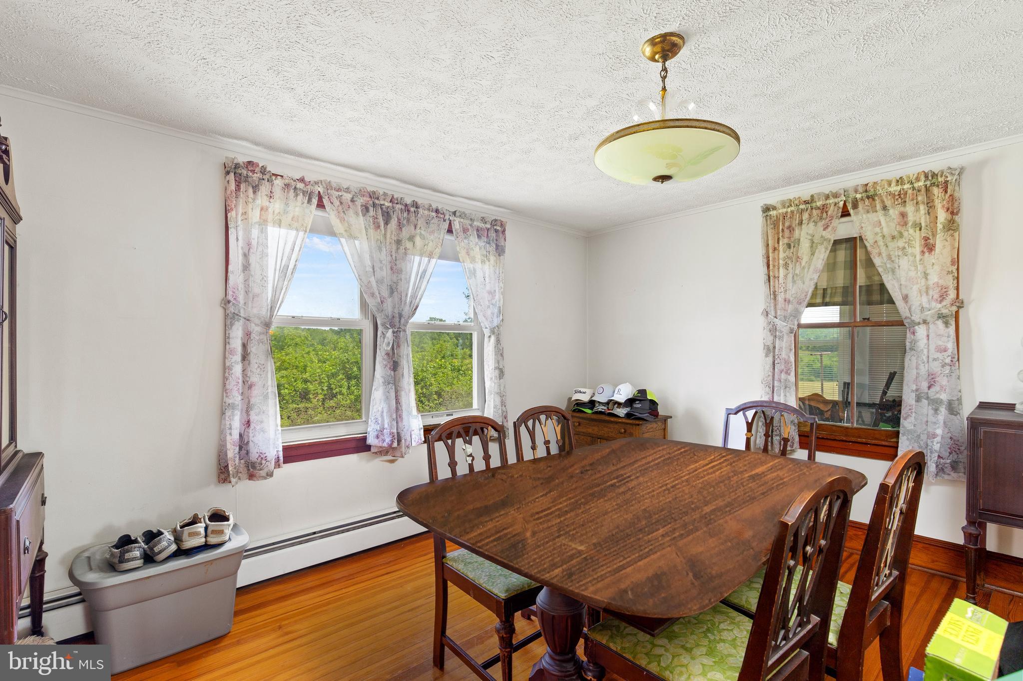 617 West Chesapeake Beach Road Owings, MD 20736 - Photo 20 of 38 Dining room