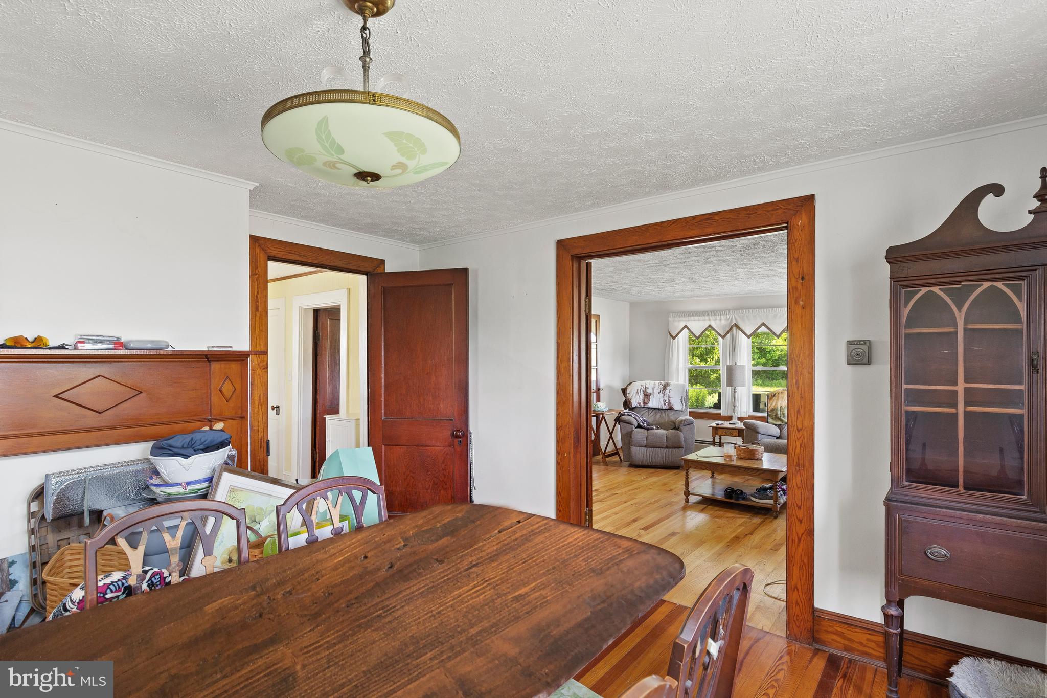 617 West Chesapeake Beach Road Owings, MD 20736 - Photo 21 of 38 Dining room