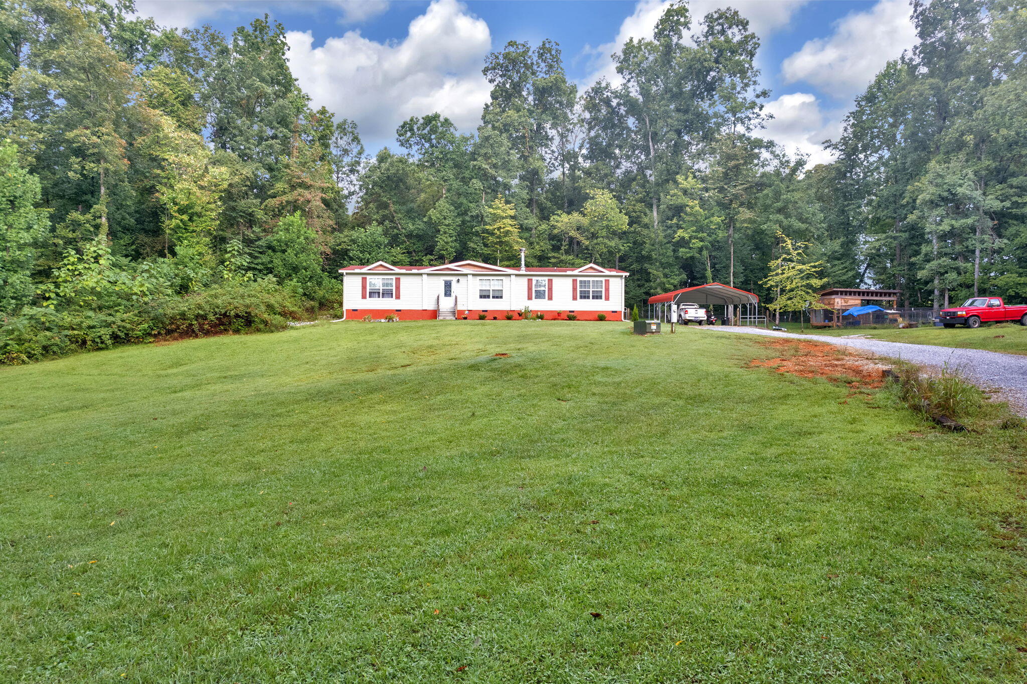 260 Dinwiddie Road Chuckey, TN 37641 - Photo 3 of 27 24-web-or-mls-DJI_0959