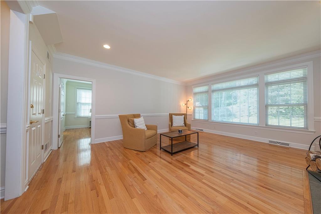 503 Sharon Road Coraopolis, PA 15108 - Photo 11 of 46