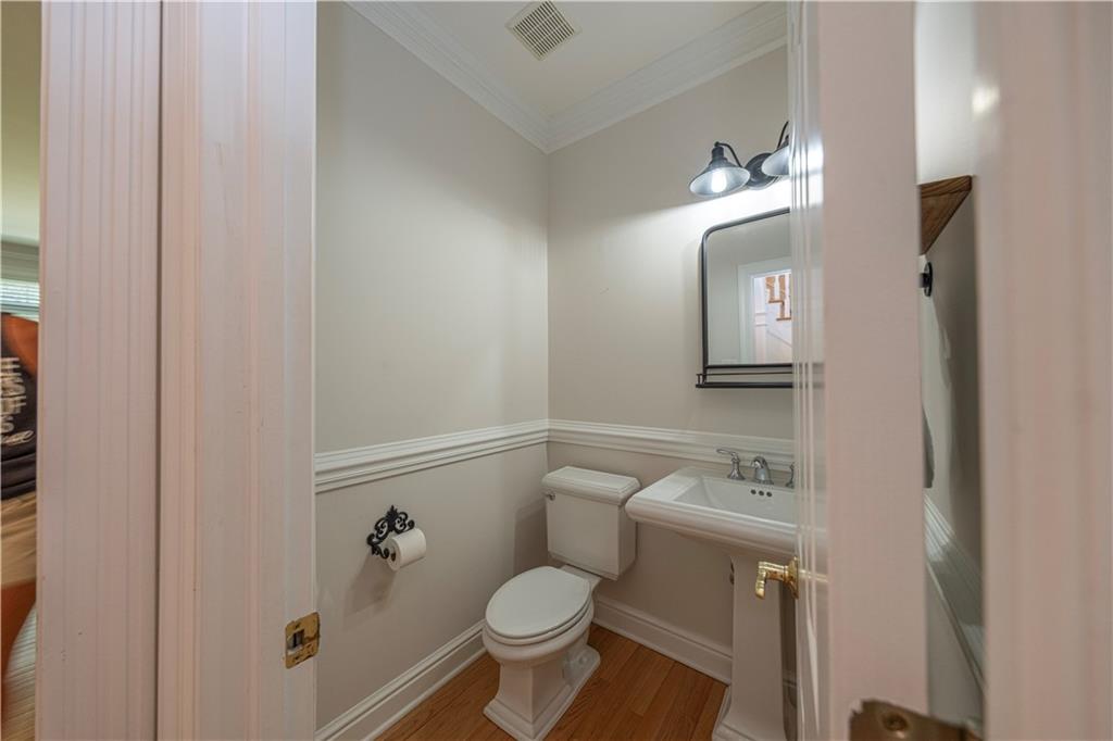 503 Sharon Road Coraopolis, PA 15108 - Photo 14 of 46