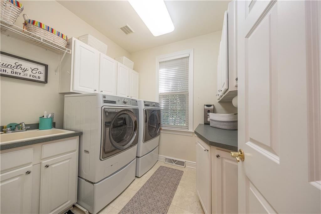 503 Sharon Road Coraopolis, PA 15108 - Photo 23 of 46