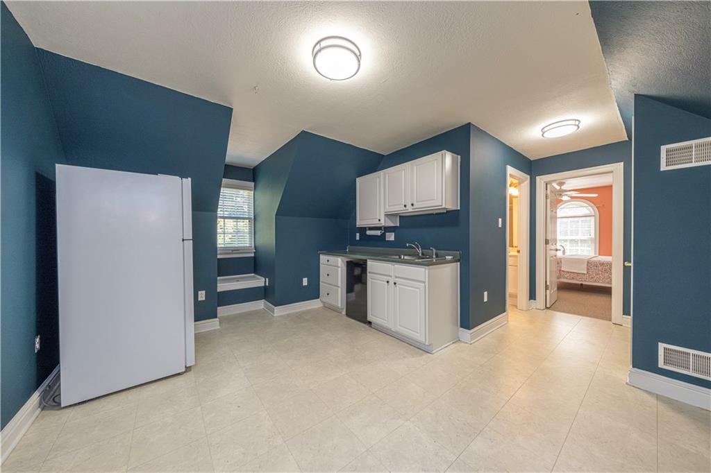 503 Sharon Road Coraopolis, PA 15108 - Photo 29 of 46