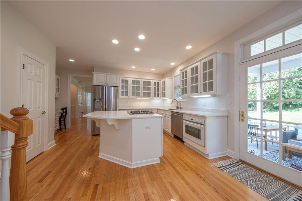 503 Sharon Road Coraopolis, PA 15108 - Photo 3 of 46