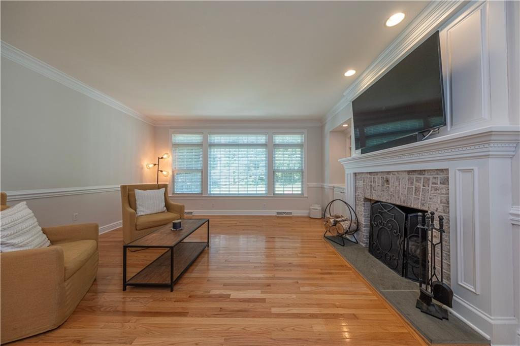 503 Sharon Road Coraopolis, PA 15108 - Photo 8 of 46