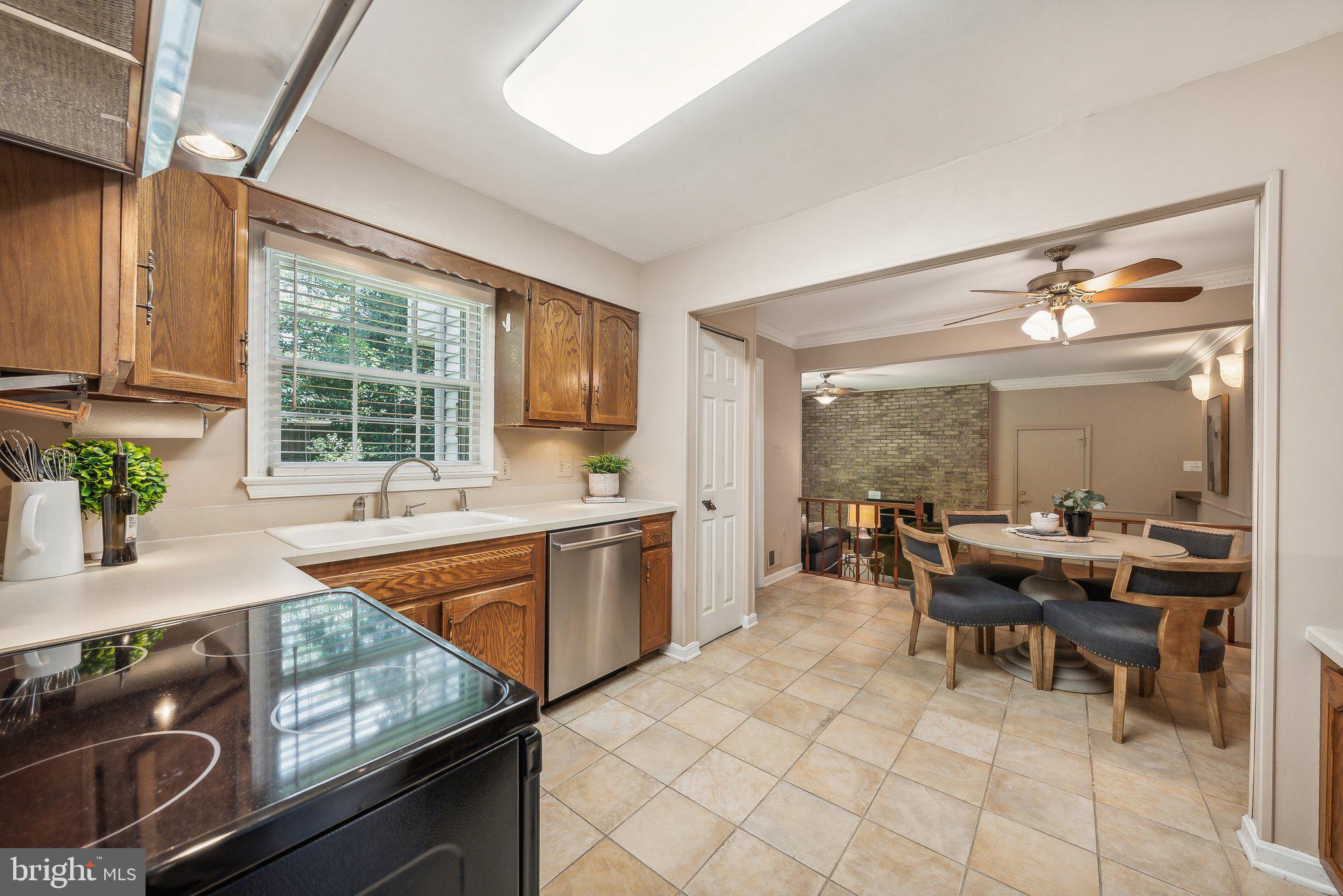 7801 Lowmoor Court Springfield, VA 22153 - Photo 15 of 41 Kitchen