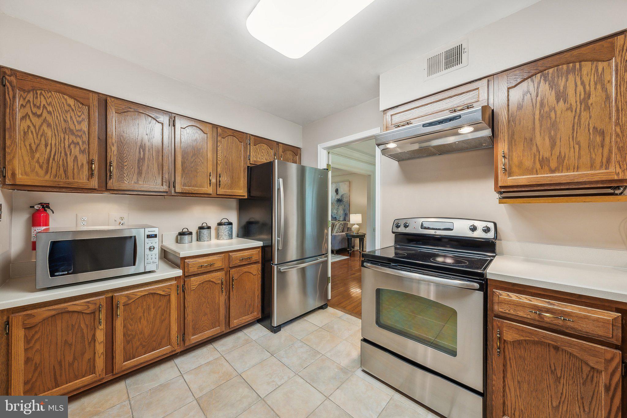 7801 Lowmoor Court Springfield, VA 22153 - Photo 17 of 41 Kitchen