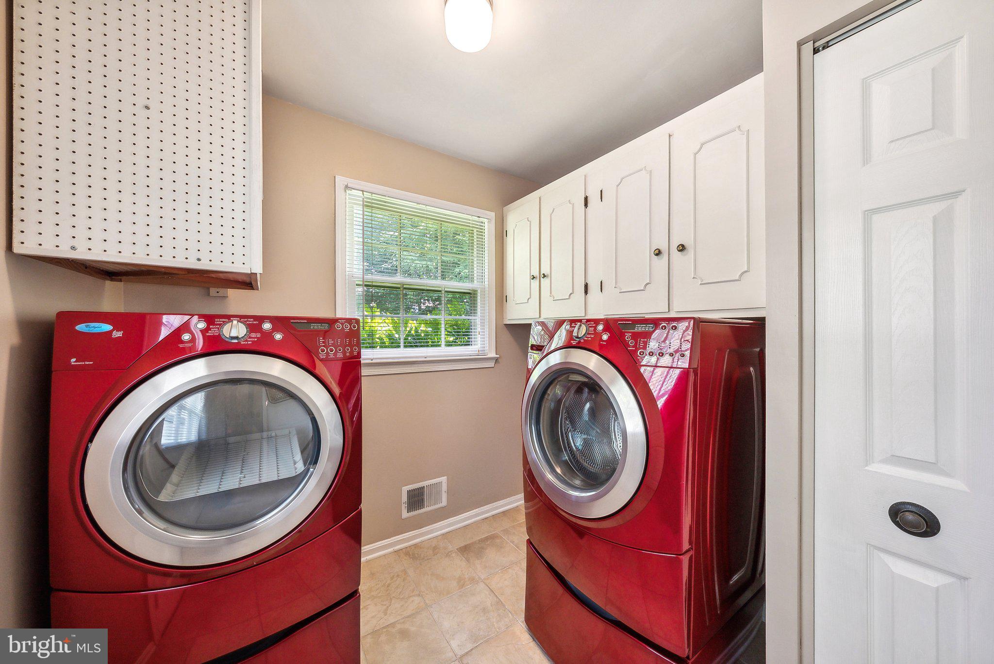 7801 Lowmoor Court Springfield, VA 22153 - Photo 18 of 41 Laundry room off kitchen