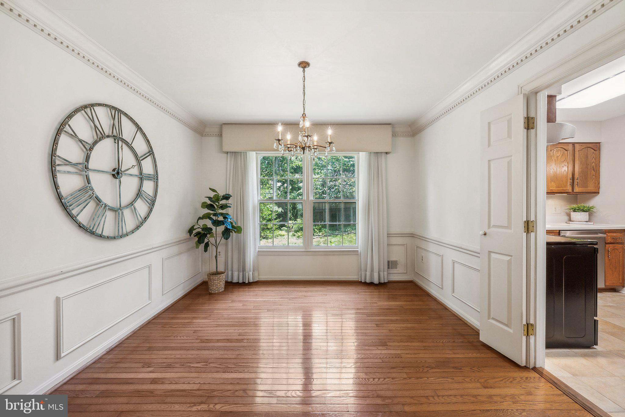 7801 Lowmoor Court Springfield, VA 22153 - Photo 8 of 41 Dining room