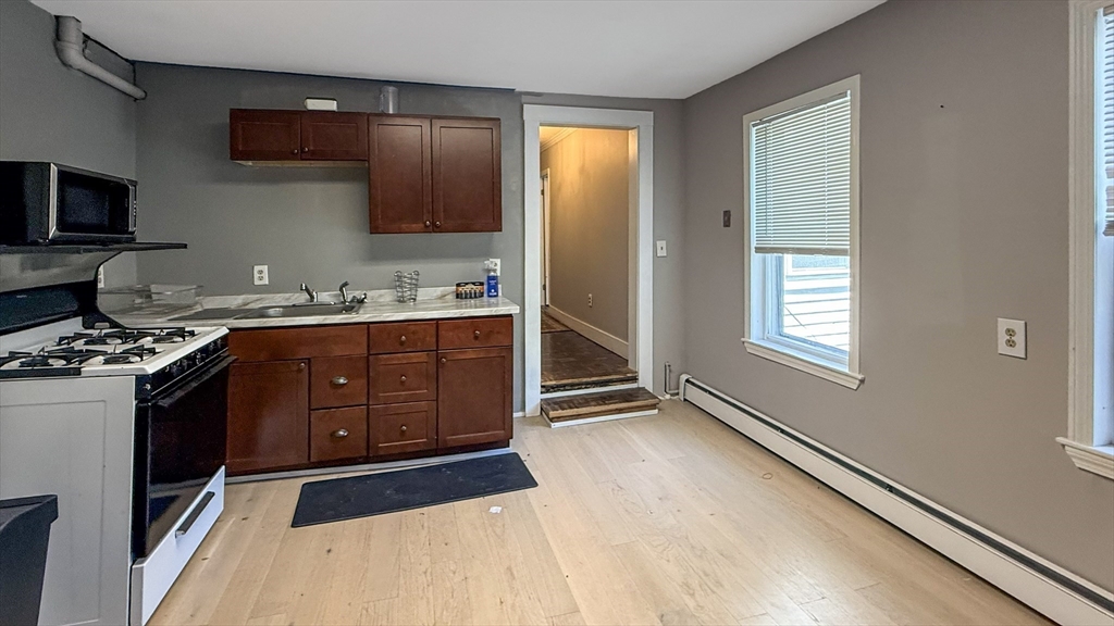 607 East 7th Street Boston, MA 02127 - Photo 4 of 22