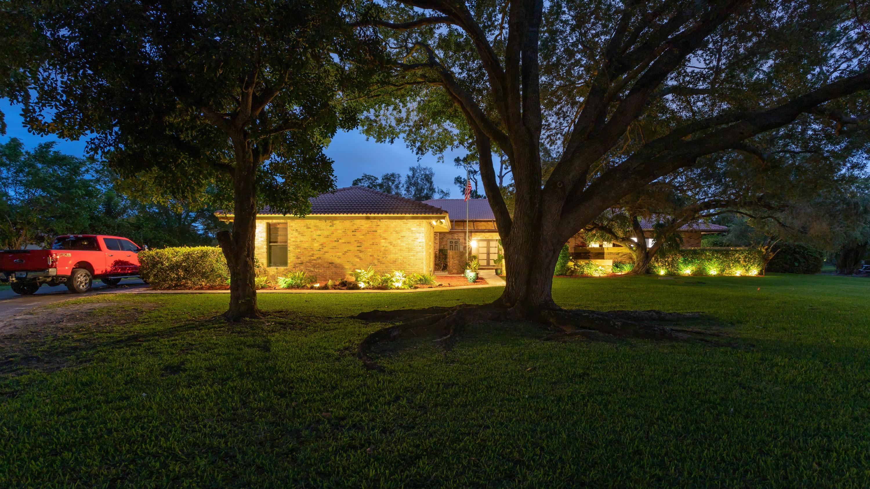 11415 Sundance Lane Boca Raton, FL 33428 - Photo 40 of 63 Landscape Lighting