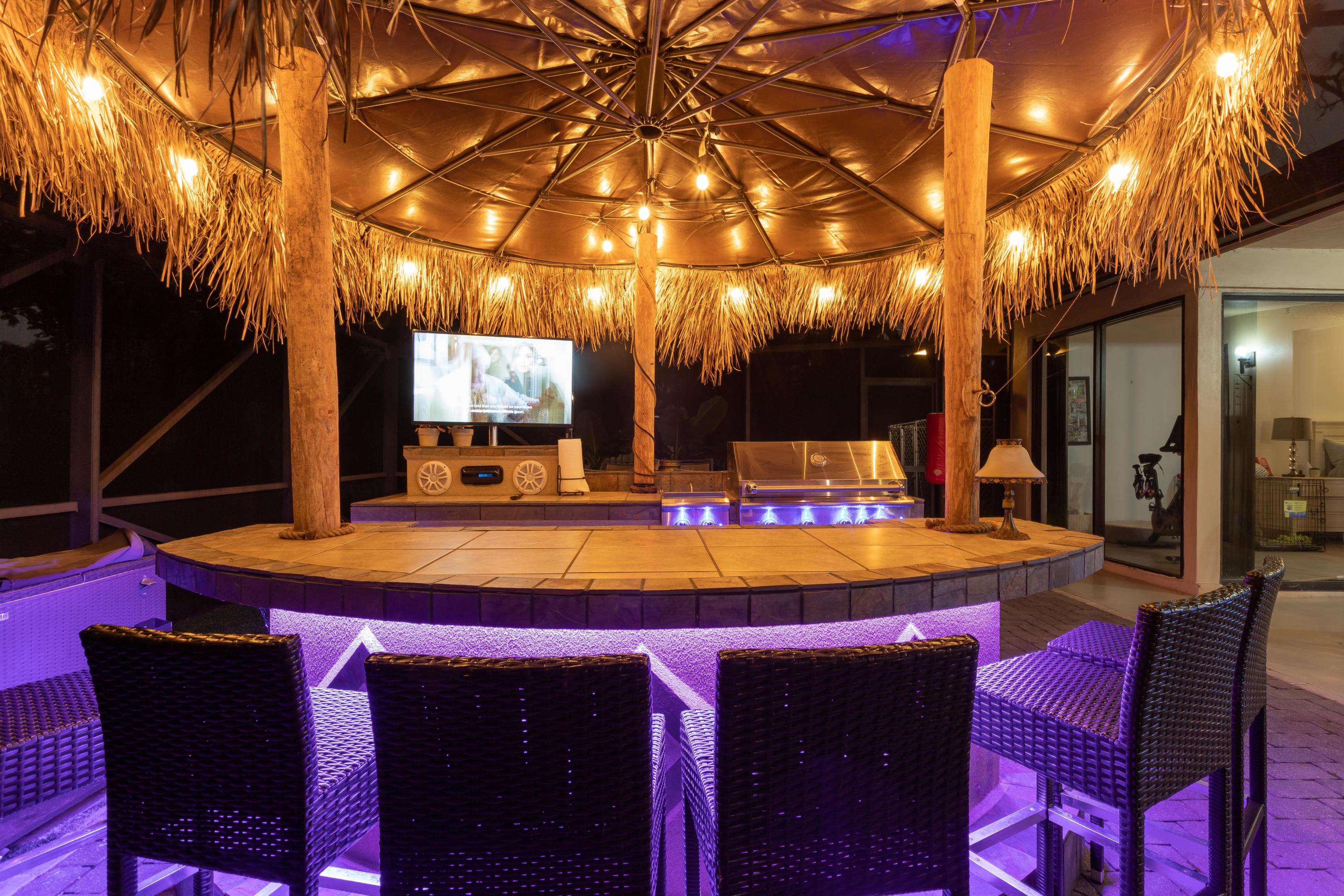 11415 Sundance Lane Boca Raton, FL 33428 - Photo 52 of 63 Bar with TV