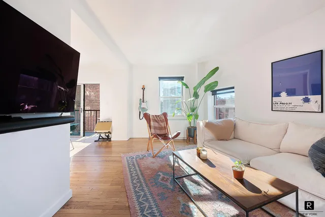 $1,295,000 | 350 West 14th Street, Unit 5C | West Village