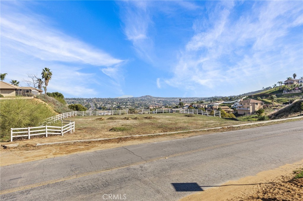 16538 Canyon Ridge Drive Riverside, CA 92503 - Photo 6 of 13 a view of a city