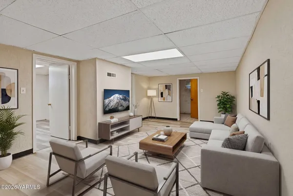 $379,800 | 1521 Cornell Avenue, Yakima, WA 98902